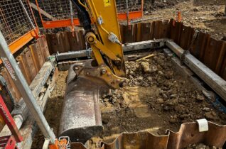 Installing a Temporary Cofferdam for MWH Treatment: A Key Step in the New Pumping Station Project